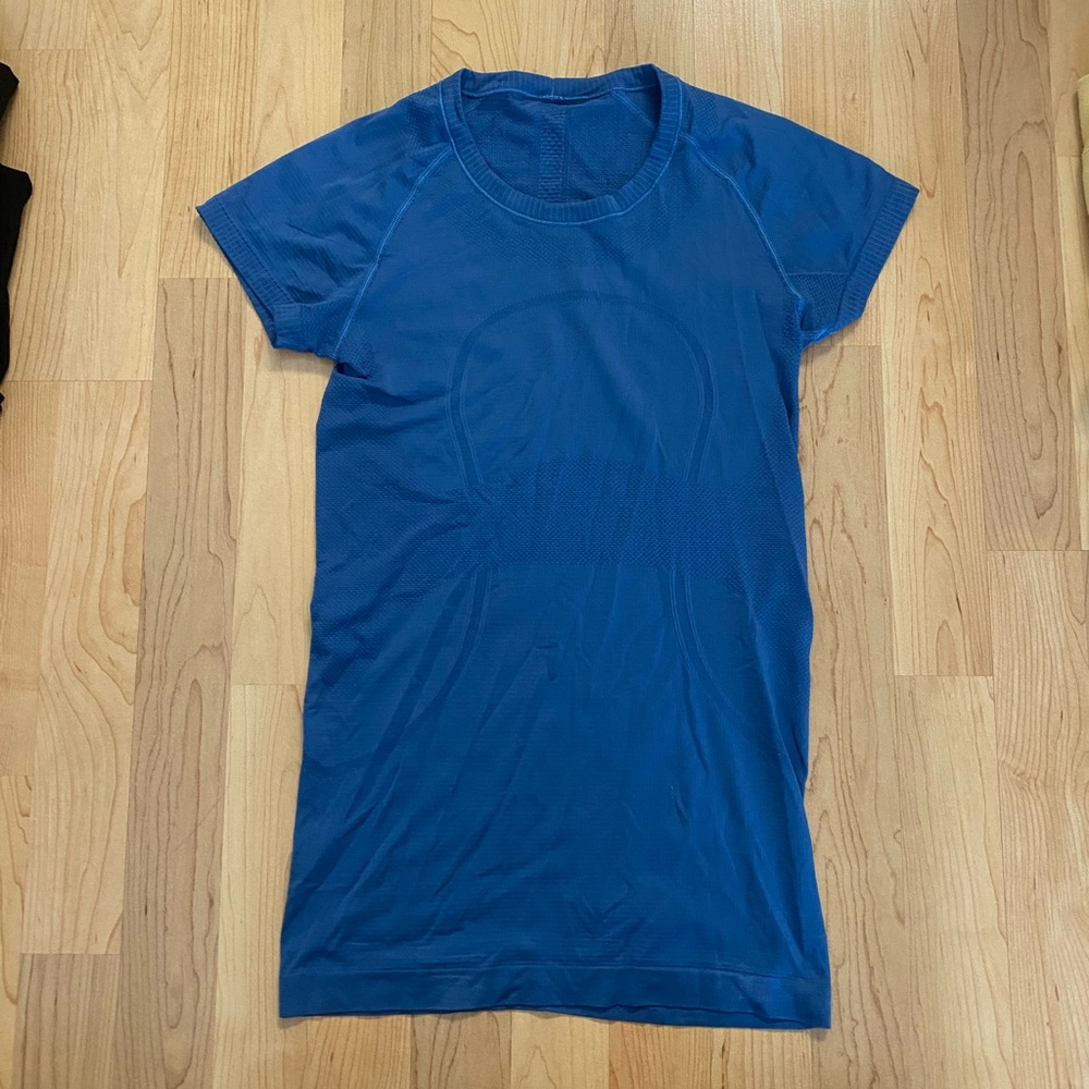 Blue lululemon top